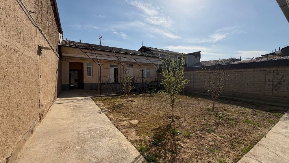 Uy sotiladi hovli yunosobod