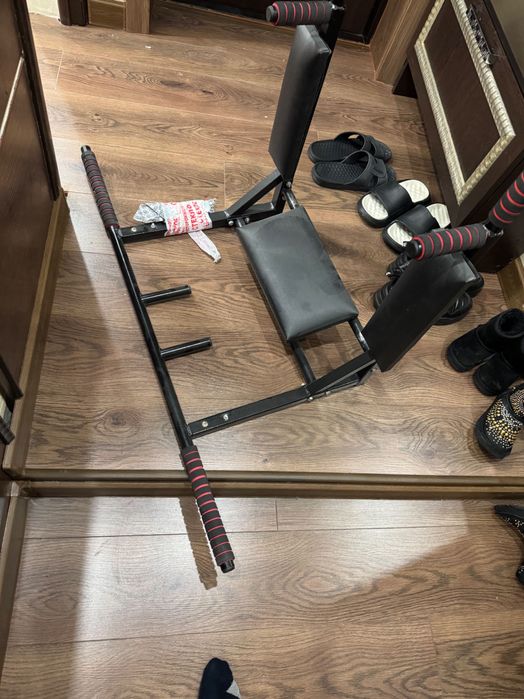 Продам турник на стенку