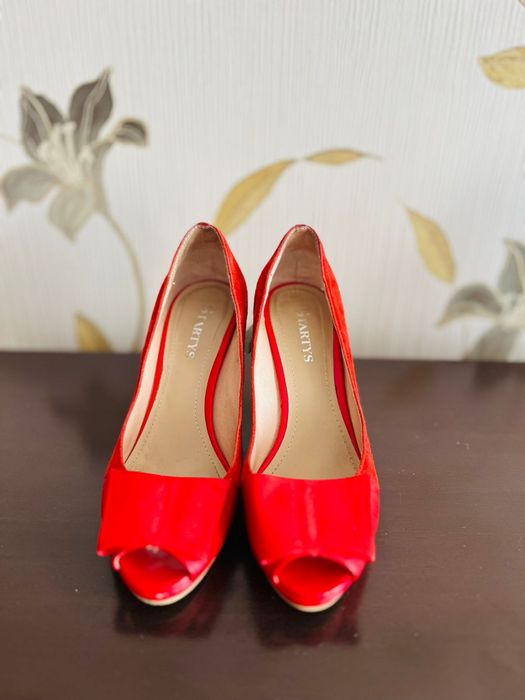 Продаю туфли платформа