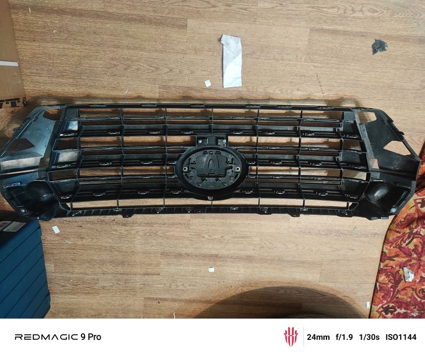 Решётка радиатора land cruiser 200