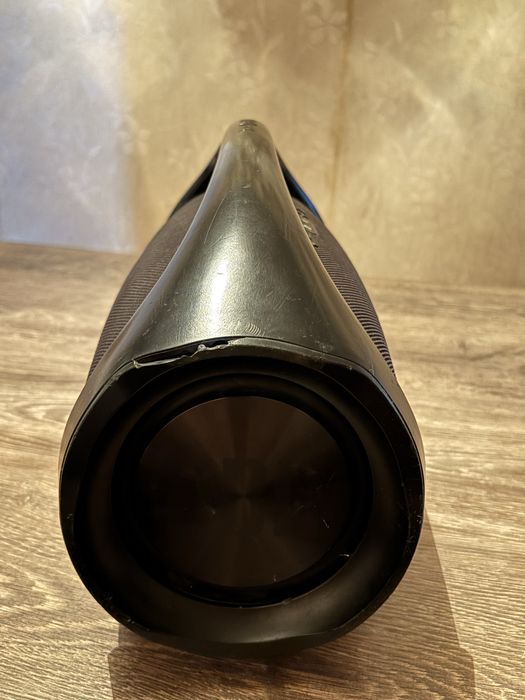 Колонка JBL boombox