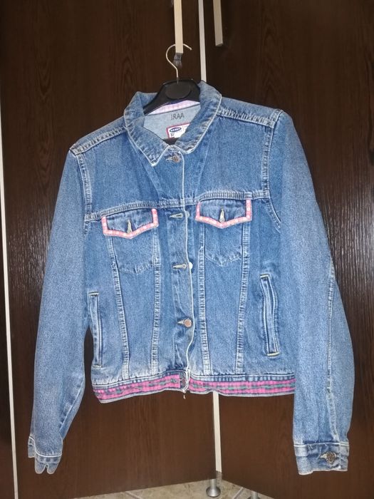 Две дънкени якета