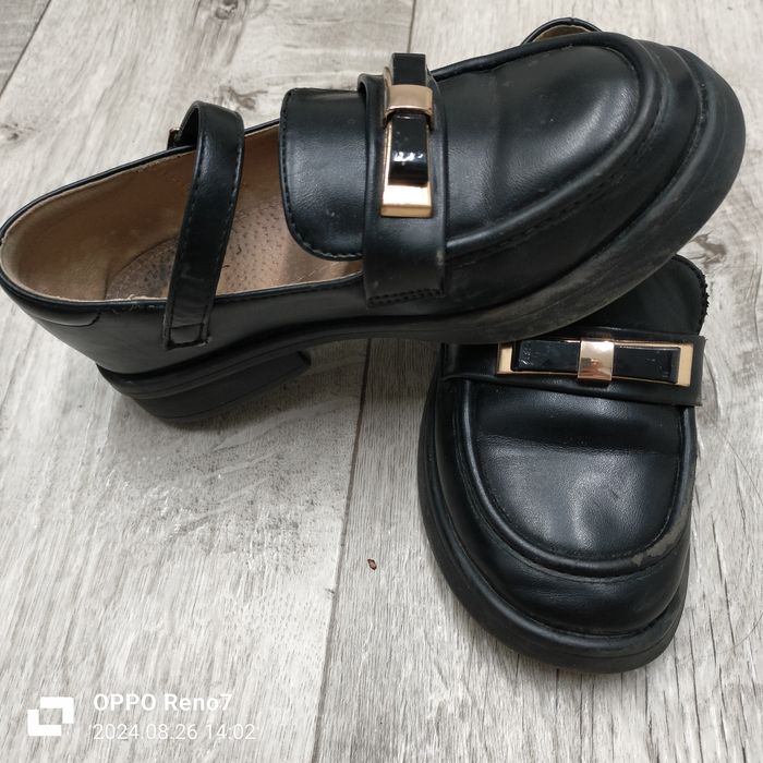 Продам туфли на девочку