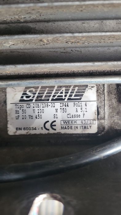 Motoare monofazice trifazice cu reductoare mai multe bucăți