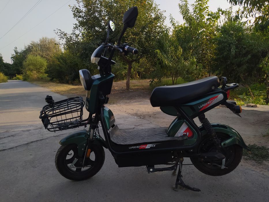 LARGO MOTORS skuter sotiladi 60km/h 60-70yuradi narx kelishamiz