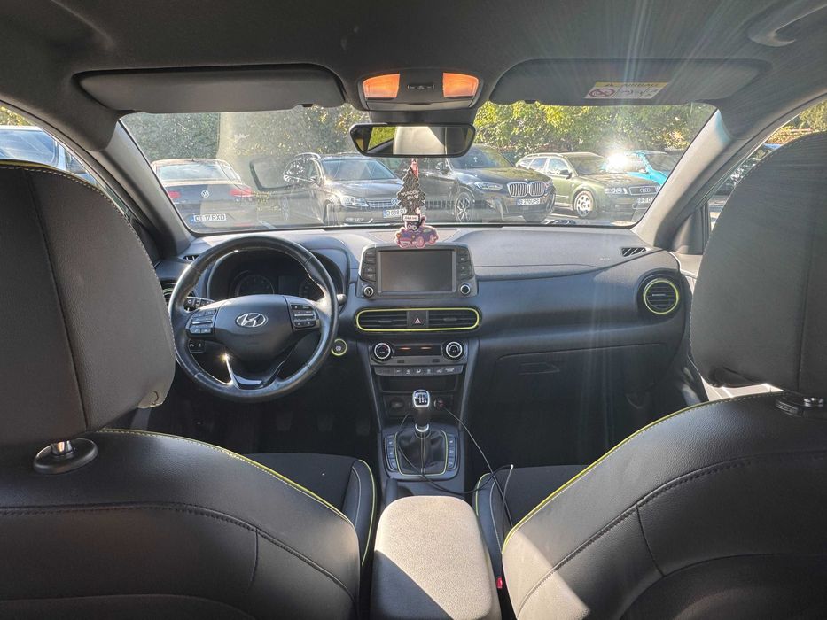 Hyundai Kona 1.0 T-GDI (roti iarna incluse, premium trim, full option)