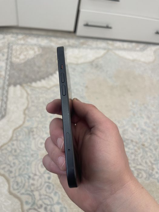Продам Iphone 15 128gb