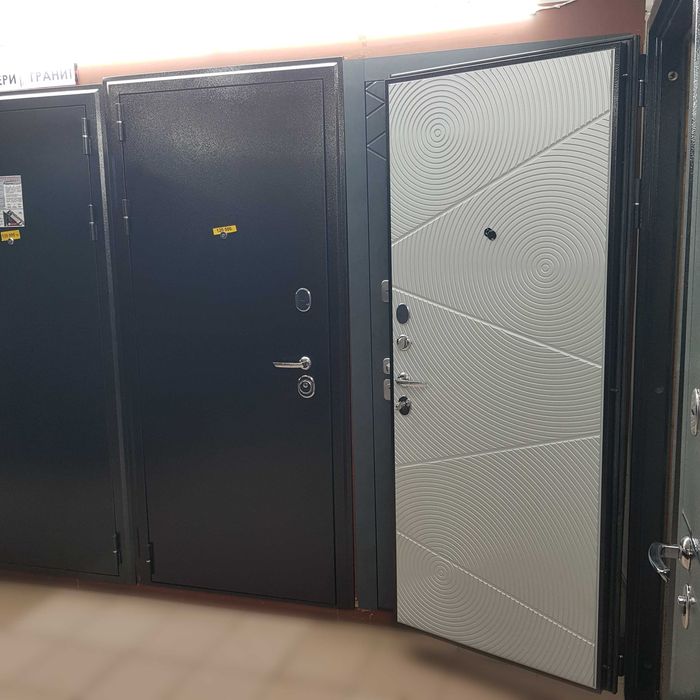 Дверь входная металлическая