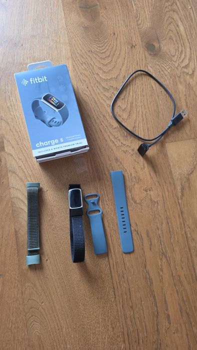 Fitbit Charge 5 impecabil