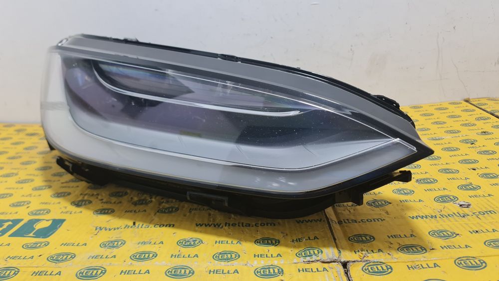 Far dreapta full led Tesla Model X 1034319-00-E