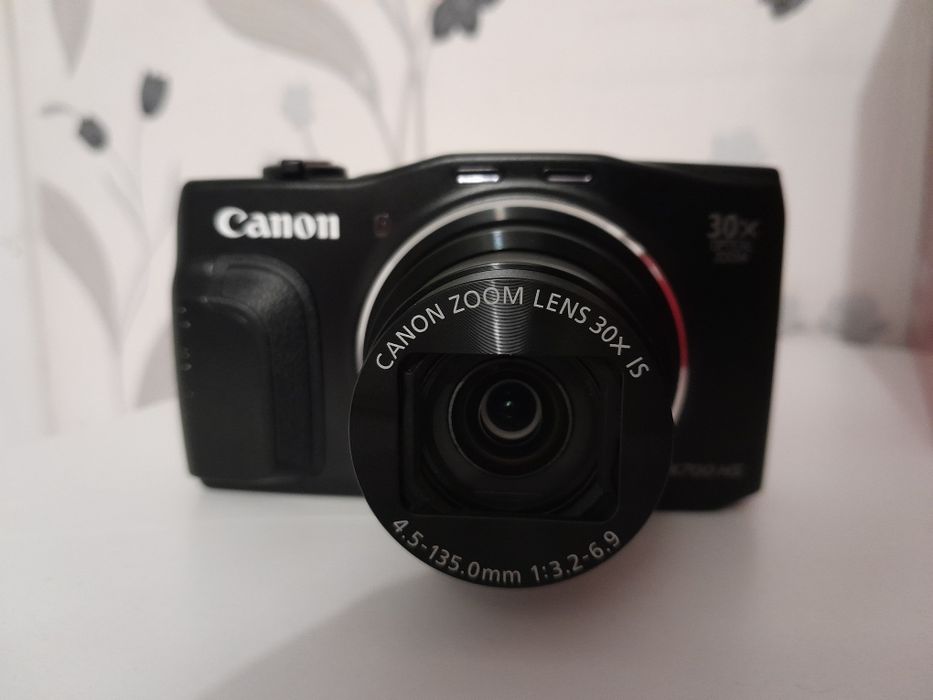 Aparat foto digital Canon SX 700 HS