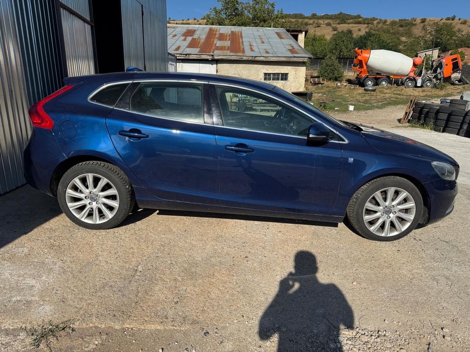 Dezmembrez Volvo V40 orice piesa dispnibila