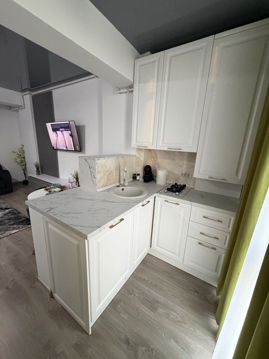 Inchriez apt 1 camera mamaia nord /almar/