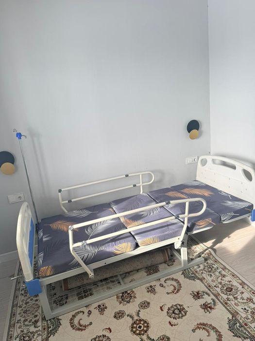 Продам медицинский кровать многофункциональный