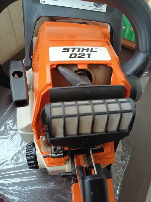 Бензинова резачка Щил 021