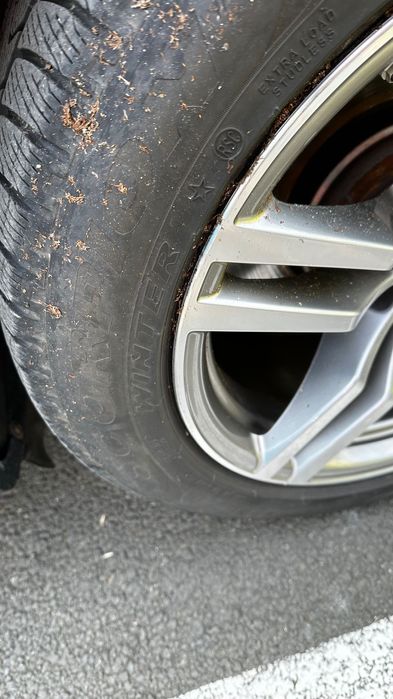 Зимни Рън флат гуми за БМВ х5 Pirelli Scorpion . 255/50/19 .