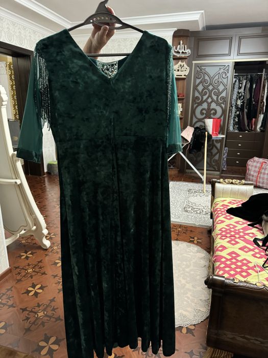 Вечерние платья.