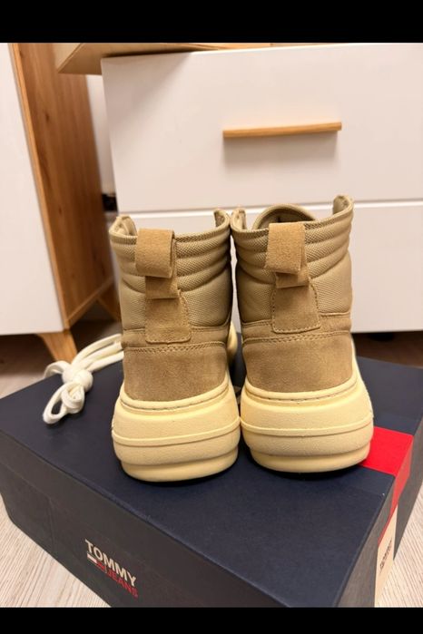 Vand ghete Tommy Hilfiger