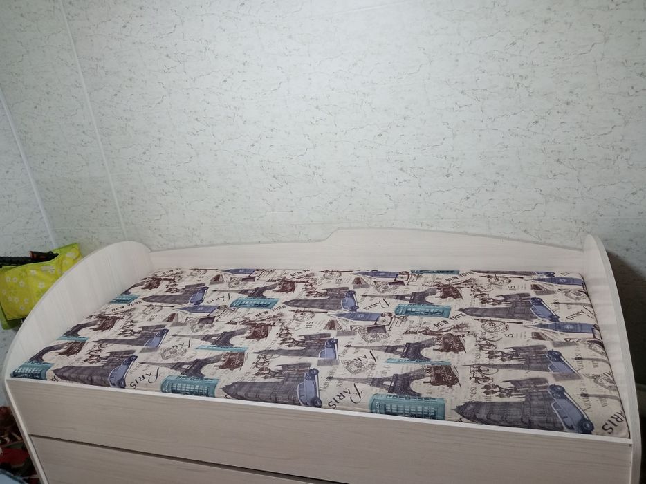 Продам кровать детскую