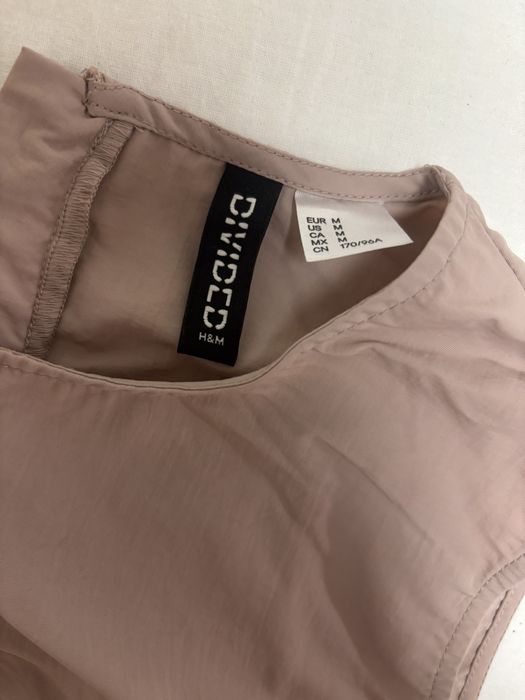 Потник на H&M DIVIDED 
Размер: М
Цена: 14€