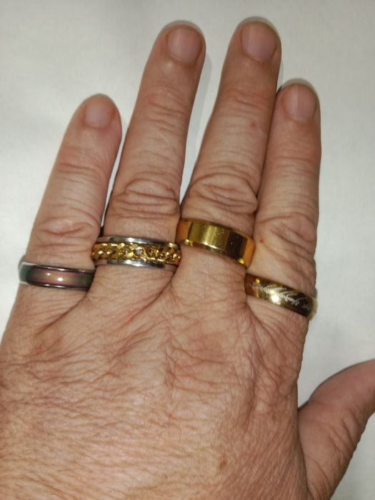 Продам кольца мужские