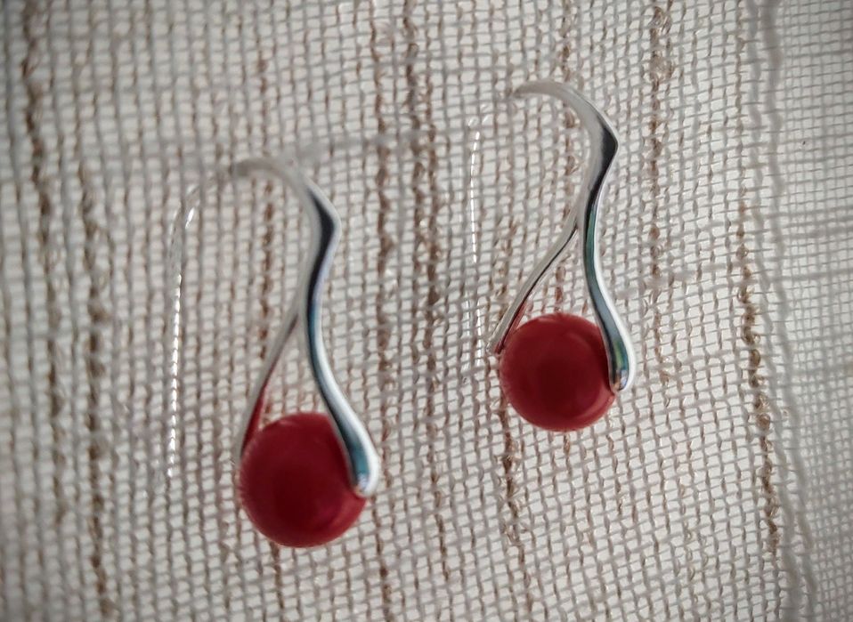 Сребърни обеци червен корал