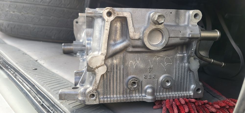 Головка 2tr-fe. Объем 2.7. Оригинал б/у