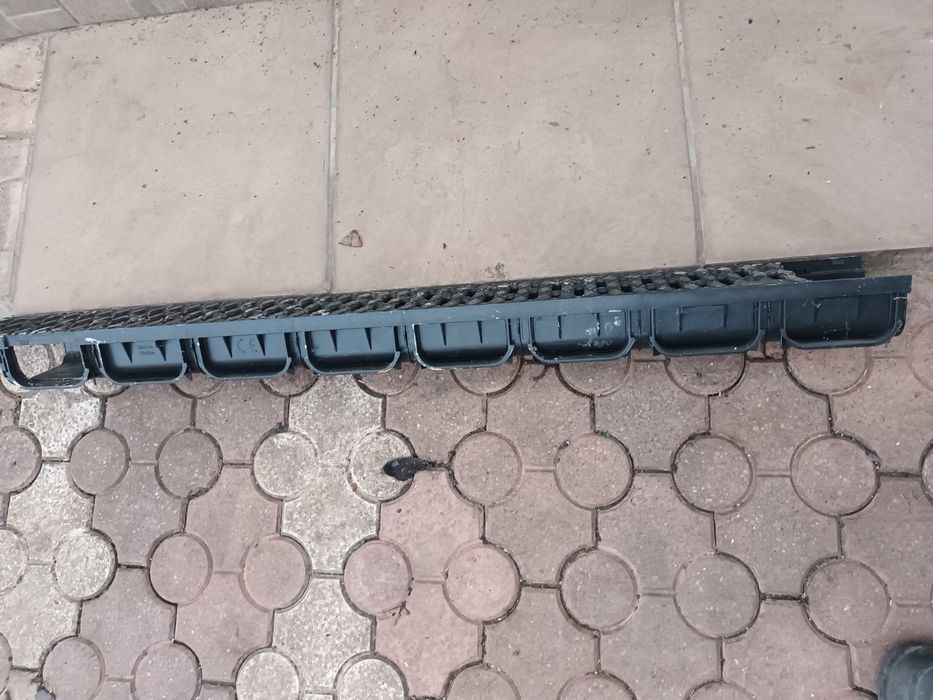 Vând 12 buc rigole plastic pentru scurgere apa pluviala