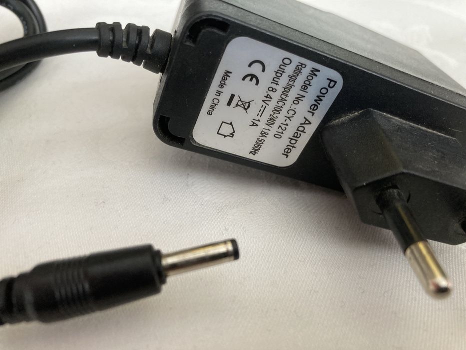 Alimentator 8,4v . Adaptor 8,4v . Transformator 8,4v