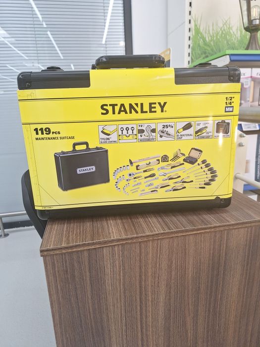 Нов комплект инструменти 119 части STANLEY stmt 72986-1 от Praktiker