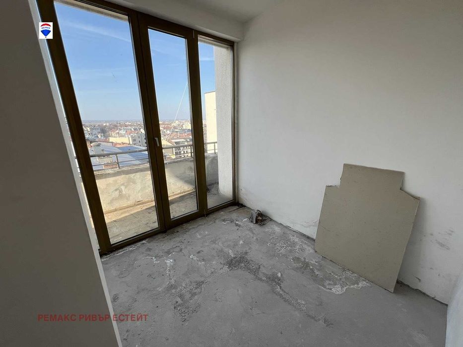 Офис ПОД НАЕМ в идеален център Русе