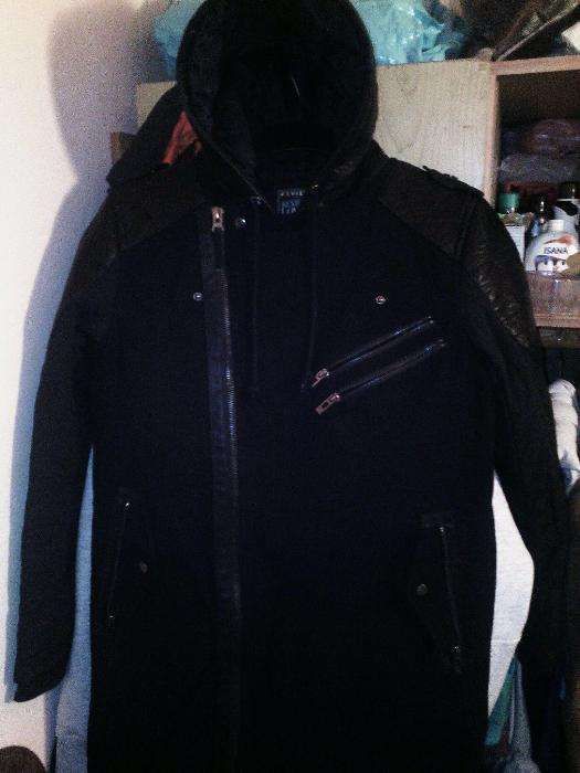 Vand haina PARKA noua.Mărime M.calitate import Germania.