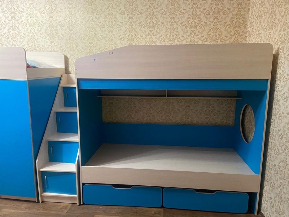 Продам двухъярусную кровать