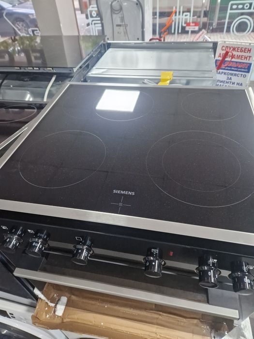 Фурна с керамичен плот за вграждане Siemens