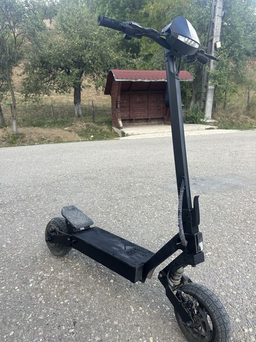 Vând trotinetă electrica kukirin g2