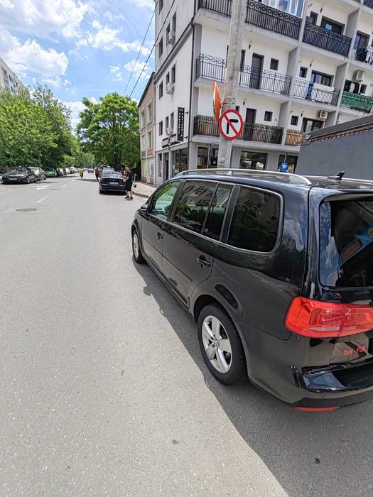 Vând Volkswagen Touran 2013 (model 2014)