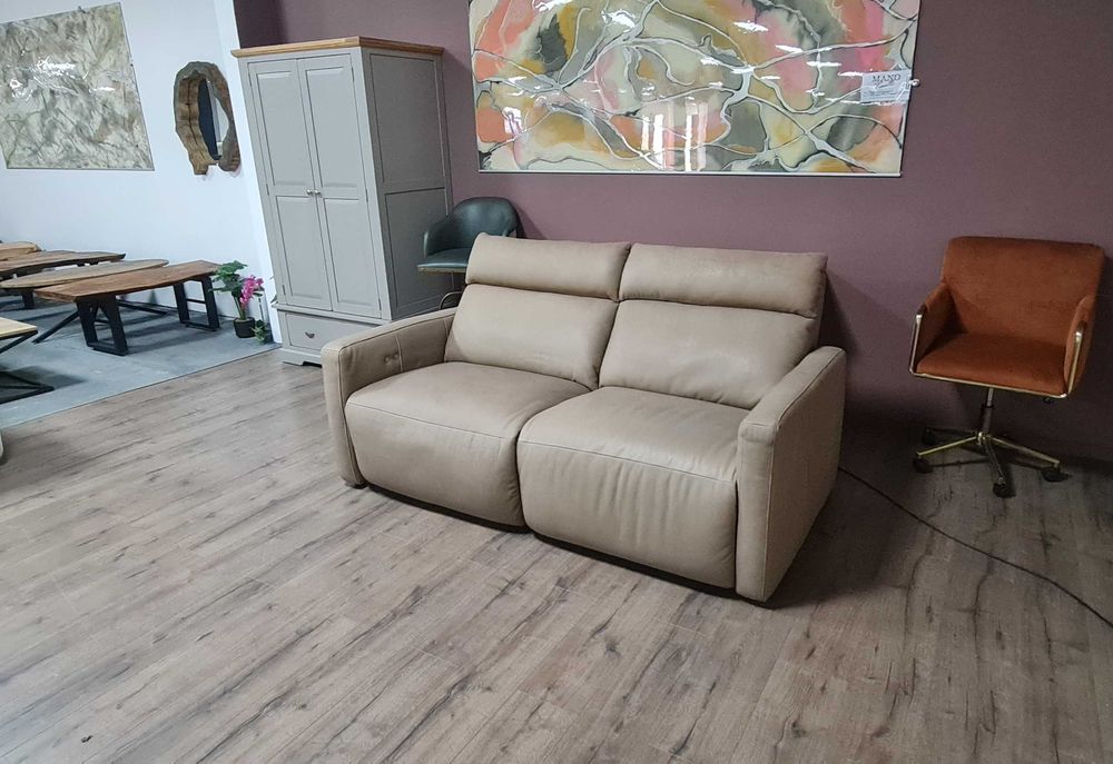 Италиански кожен диван тройка с електрически релаксиращ механизъм