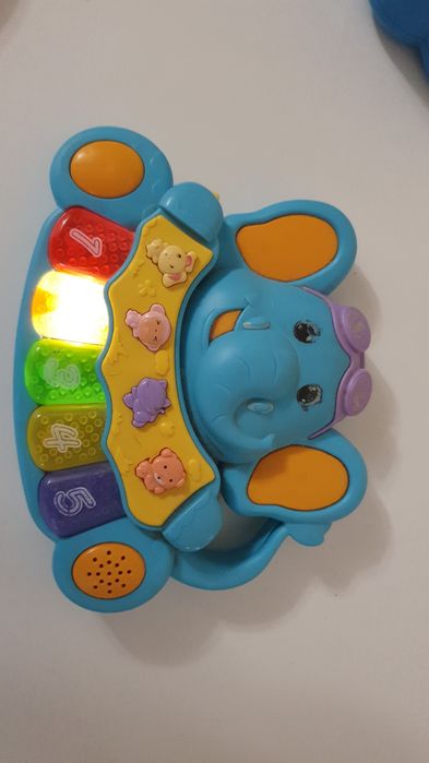 Музыкальные игрушки, дёшево.