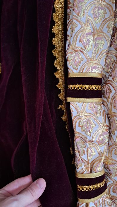 Красивое платье для образа королевы