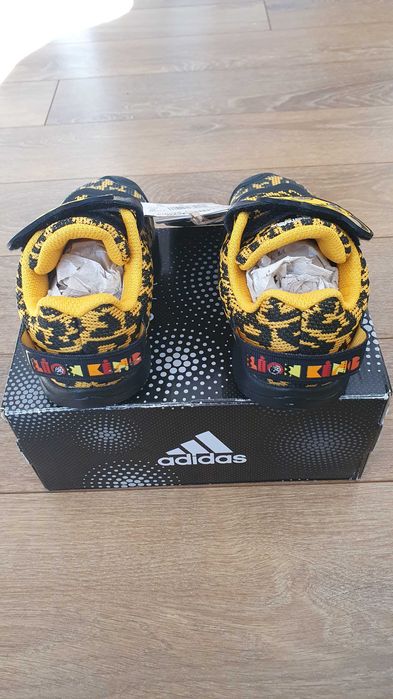 АДИДАС Детски обувки № 25,5