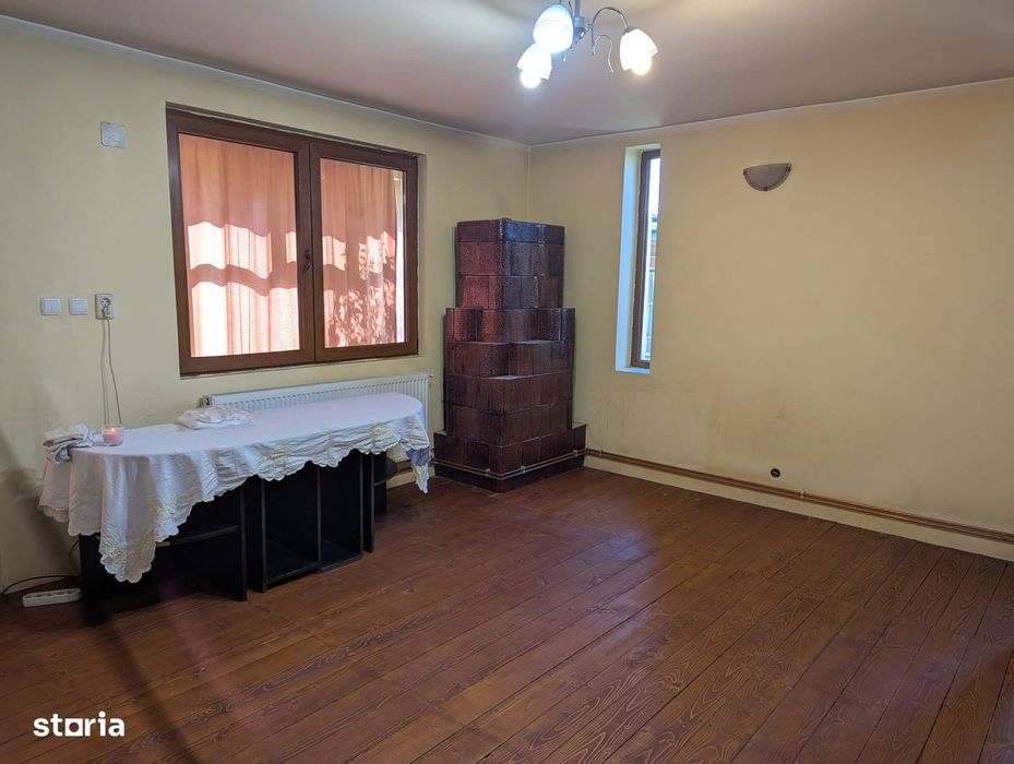 Casa P+1, 3 camere dec, cu CT, AC, 1685mp, deschidere 67 m