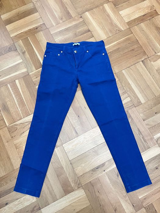 Дънкита и панталони на Liu jo, Massimo Dutti, Versace, Phillipp Plein