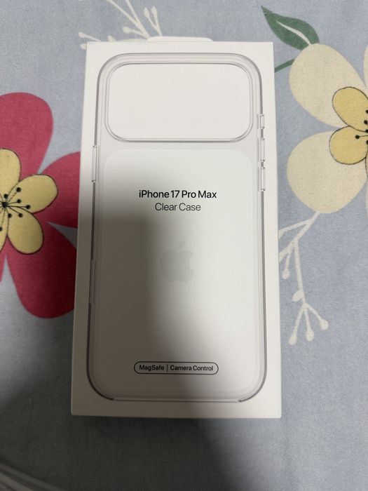 Оригинал чехол iphone 17 pro max новая