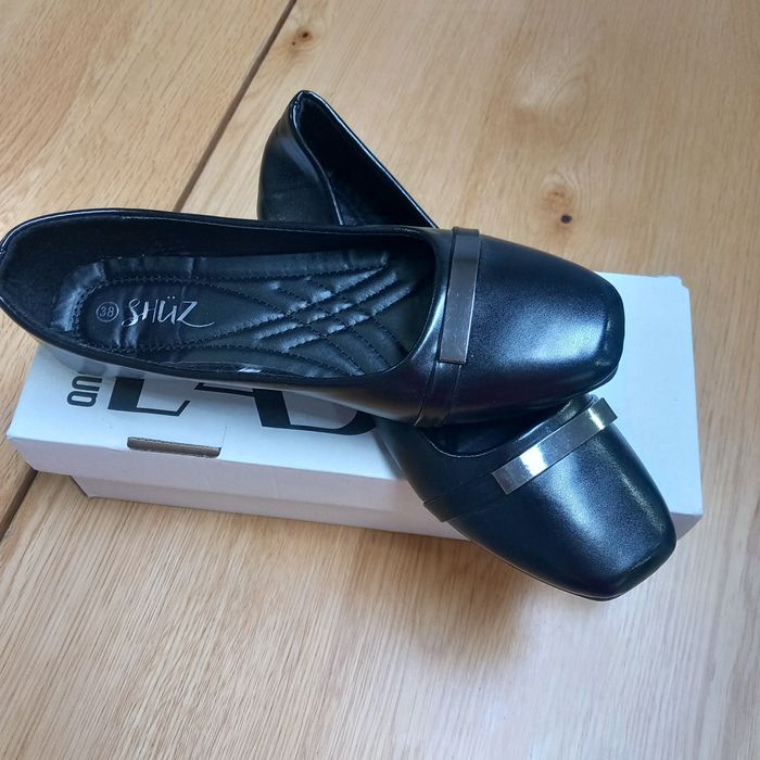 Ниски кожени обувки 38