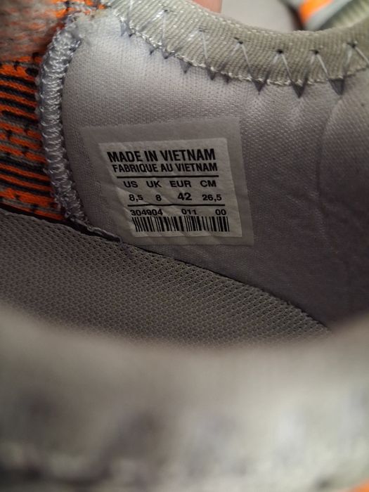 Yezzy 350.                                  .