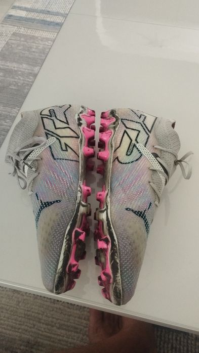 Футболни обувки Пума за изкуствен терен