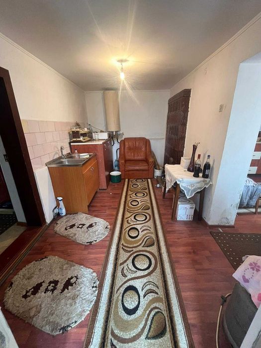 Casa de Locuit cu Teren si Curte Mare