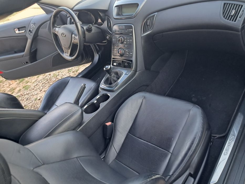 Vând Hyundai  Genesis