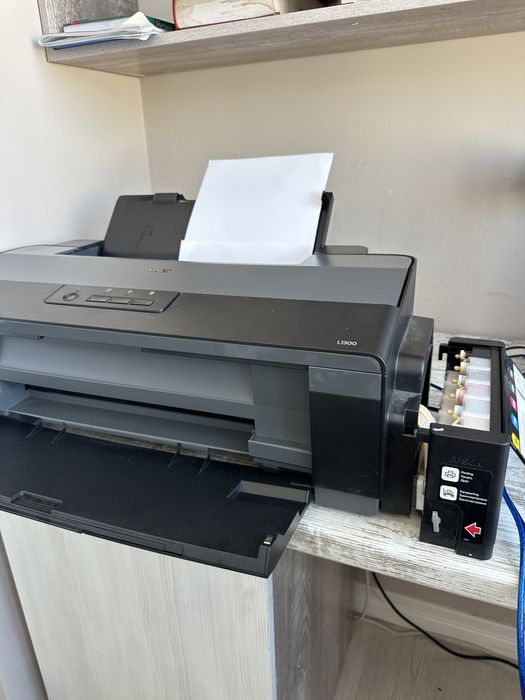 Принтер EPSON почти новый