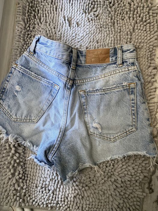 Къси панталони bershka pull & bear hm